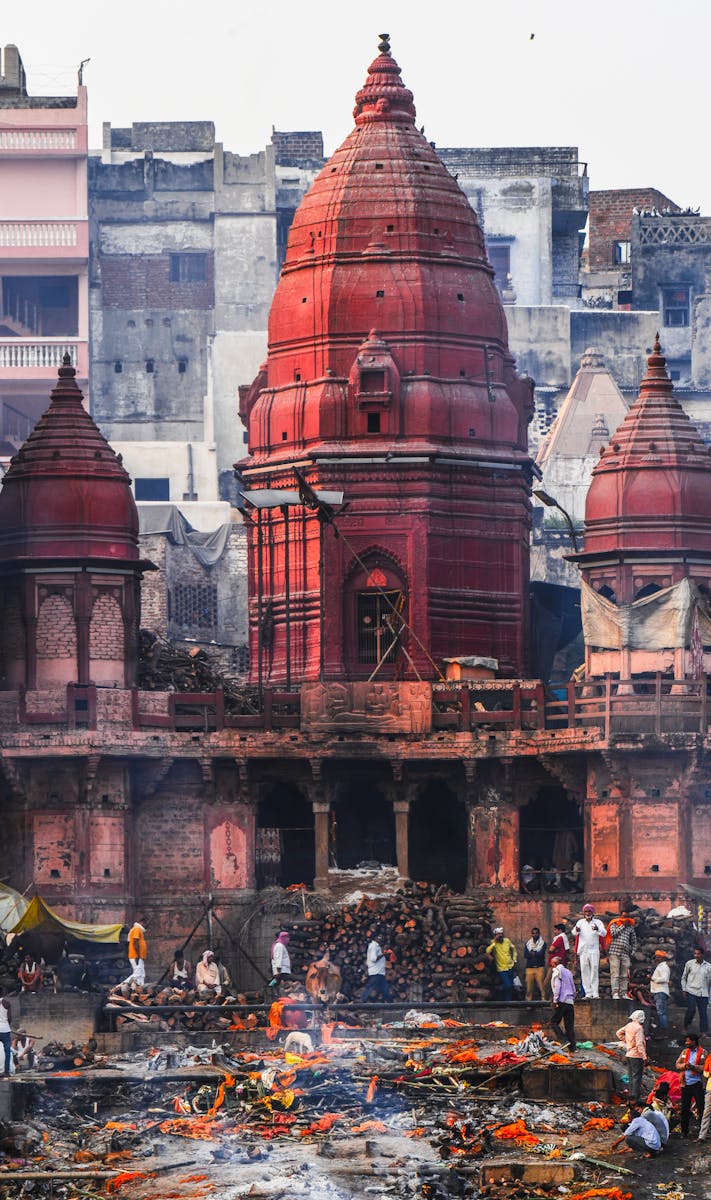 Photo of the Manikarnika Ghat in Varansi, India